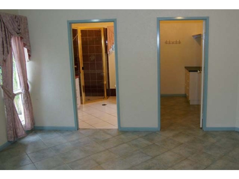 2 Jitta Close, Mount Sheridan QLD 4868