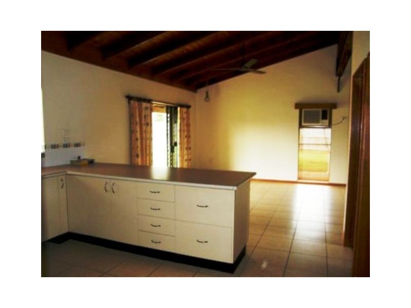 32 Shannon Drive, Woree QLD 4868