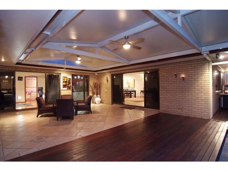 10 Caesar Close, Mooroobool QLD 4870