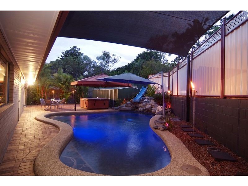 10 Caesar Close, Mooroobool QLD 4870