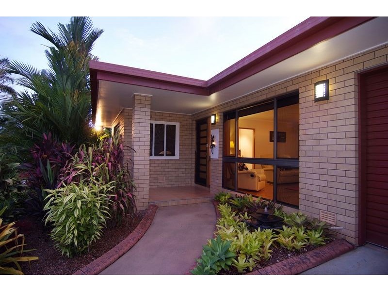 10 Caesar Close, Mooroobool QLD 4870