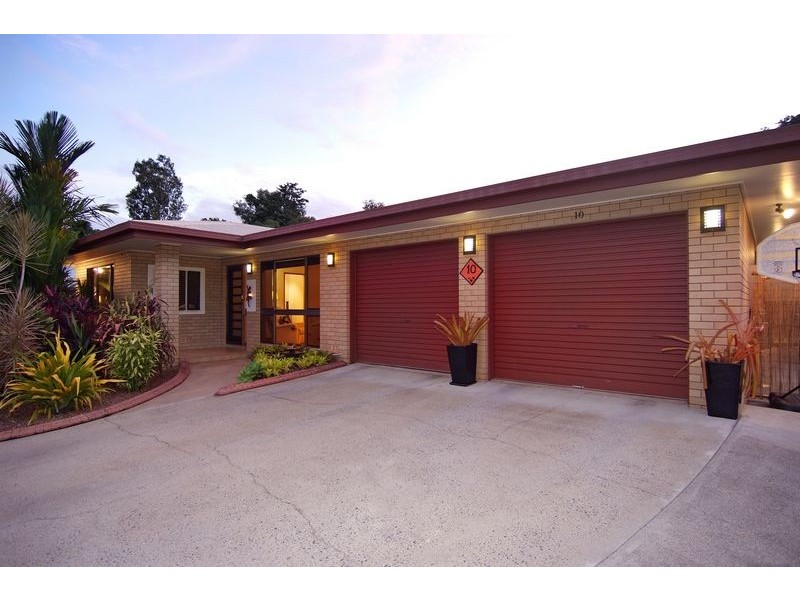 10 Caesar Close, Mooroobool QLD 4870