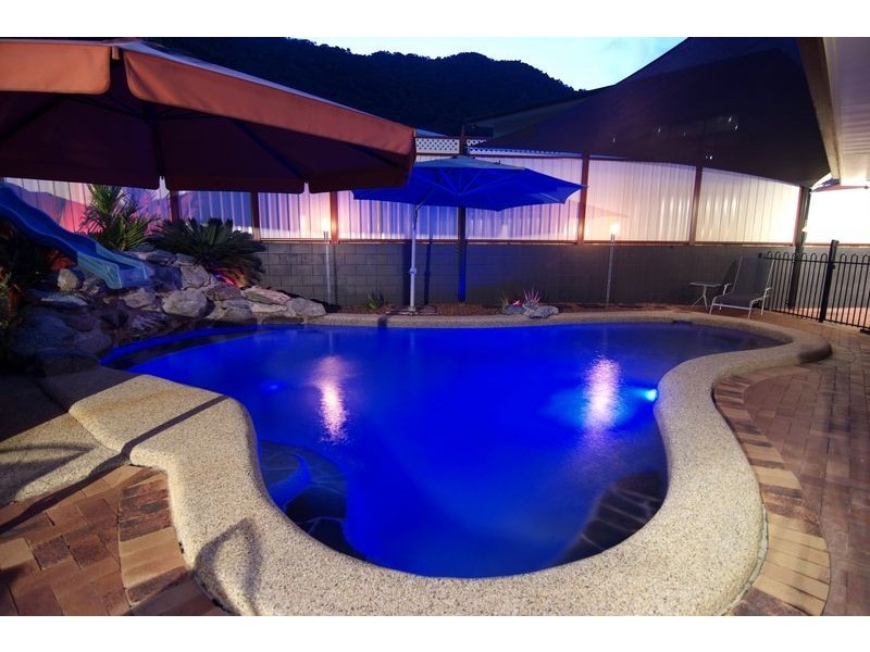 10 Caesar Close, Mooroobool QLD 4870