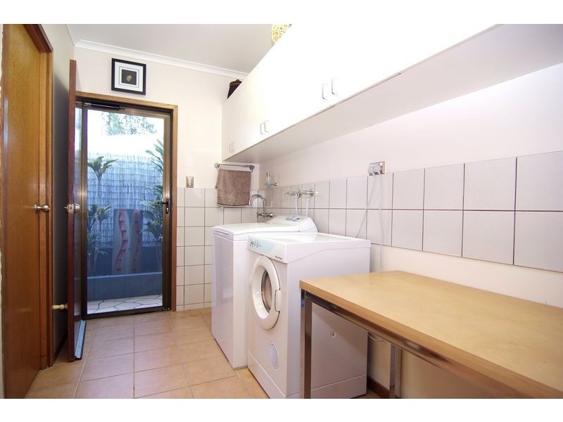 10 Caesar Close, Mooroobool QLD 4870