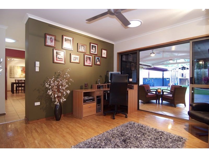 10 Caesar Close, Mooroobool QLD 4870