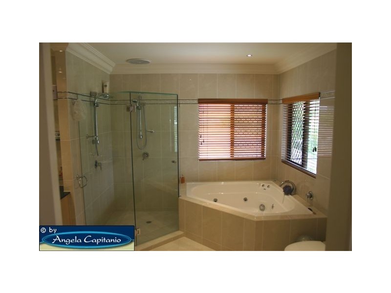 17 East Parkridge Drive, Brinsmead QLD 4870