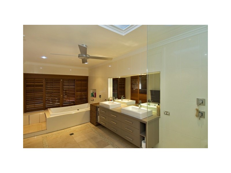 146  Greenslopes Street, Edge Hill QLD 4870