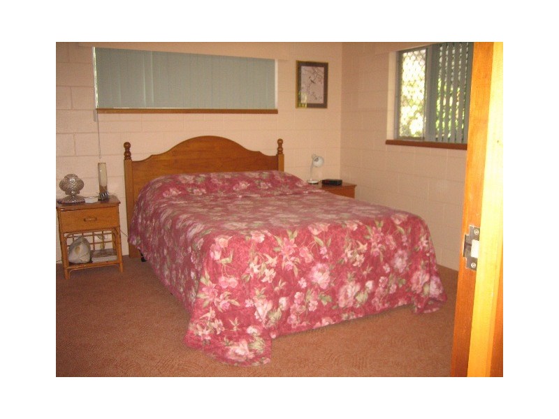 5 Carnation Drive, Mooroobool QLD 4870