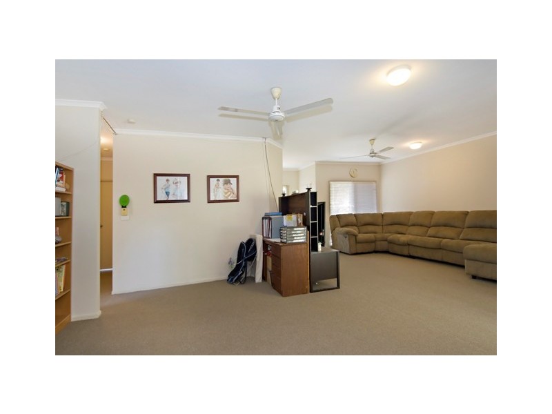 Bentley Park QLD 4869