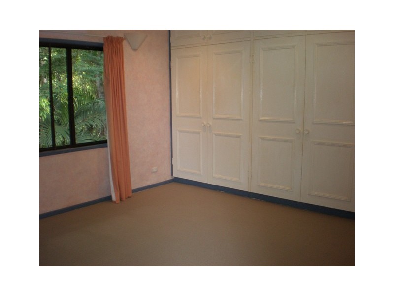 7 Crest Close, Bayview Heights QLD 4868