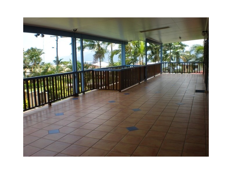 7 Crest Close, Bayview Heights QLD 4868