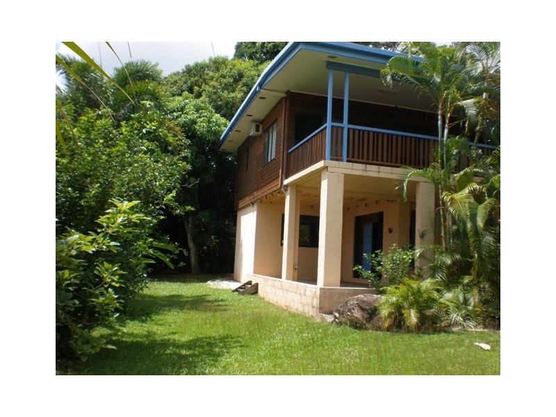 7 Crest Close, Bayview Heights QLD 4868