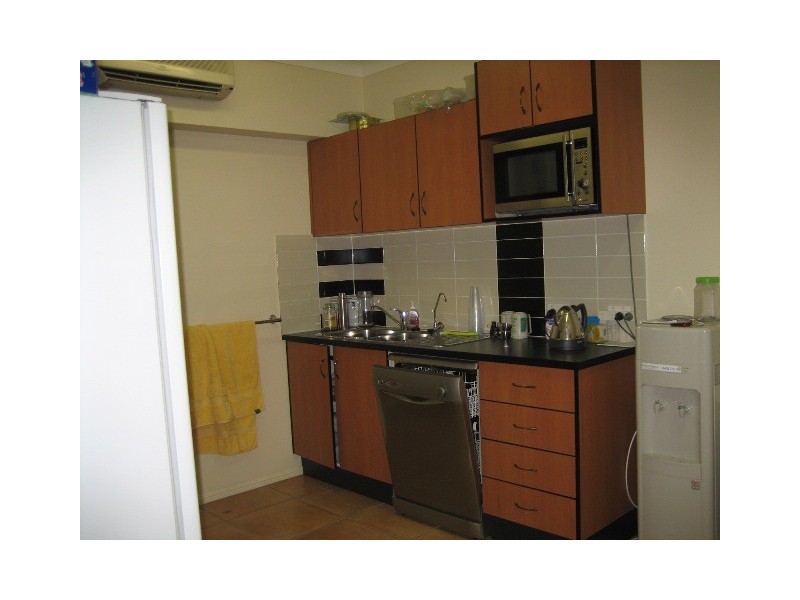 2/90 Aumuller Street, Cairns QLD 4870