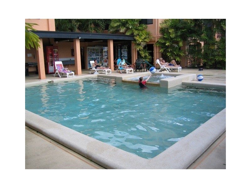 8/255 Lake Street, Cairns North QLD 4870