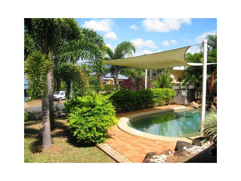 Bentley Park QLD 4869
