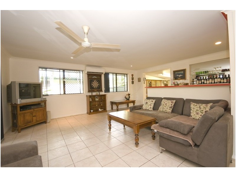 17 Carnation Drive, Mooroobool QLD 4870