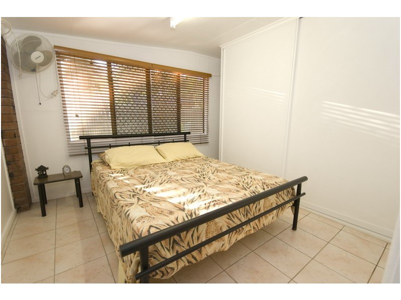 17 Carnation Drive, Mooroobool QLD 4870