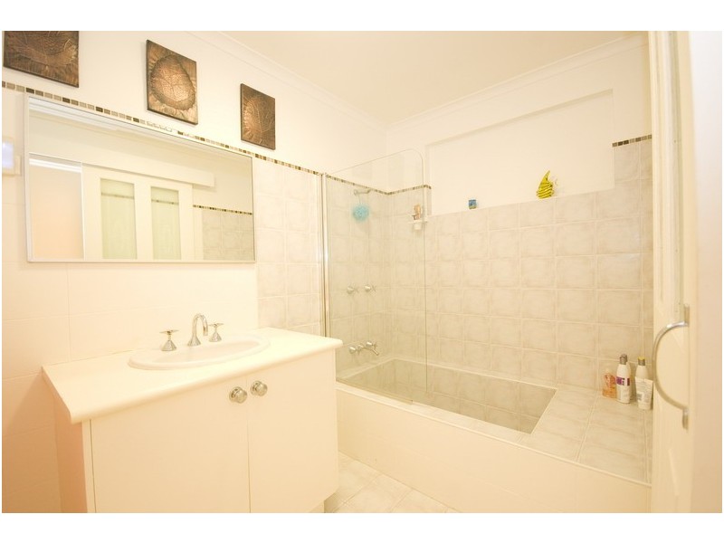 17 Carnation Drive, Mooroobool QLD 4870