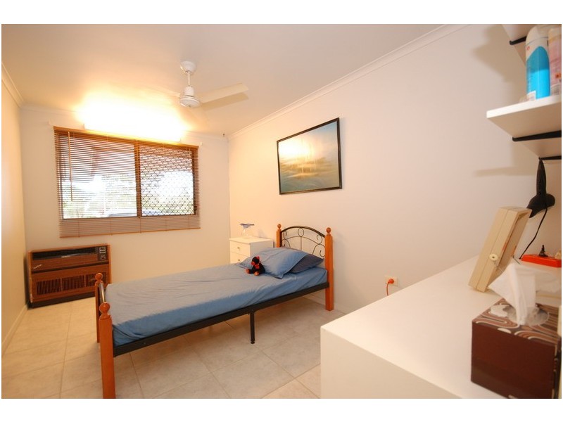 17 Carnation Drive, Mooroobool QLD 4870