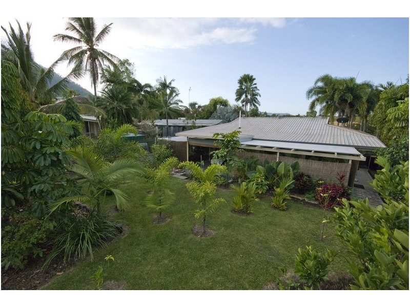 17 Carnation Drive, Mooroobool QLD 4870