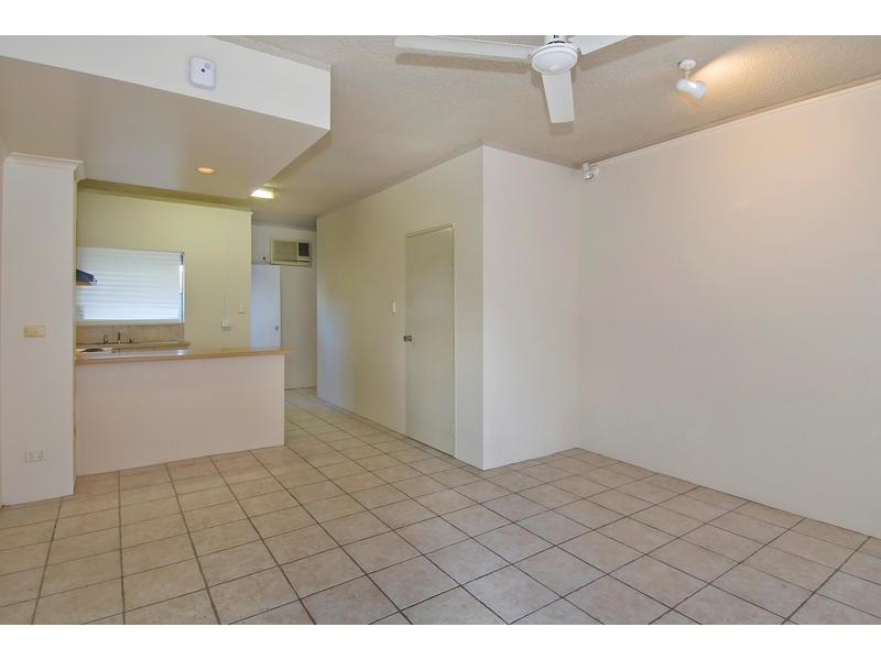 10/11 Brown Street, Woree QLD 4868