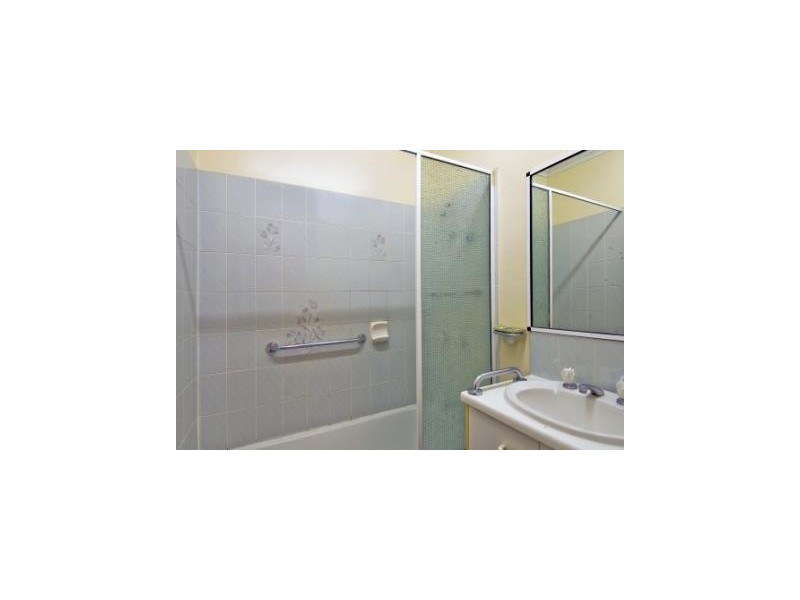 10/11 Brown Street, Woree QLD 4868