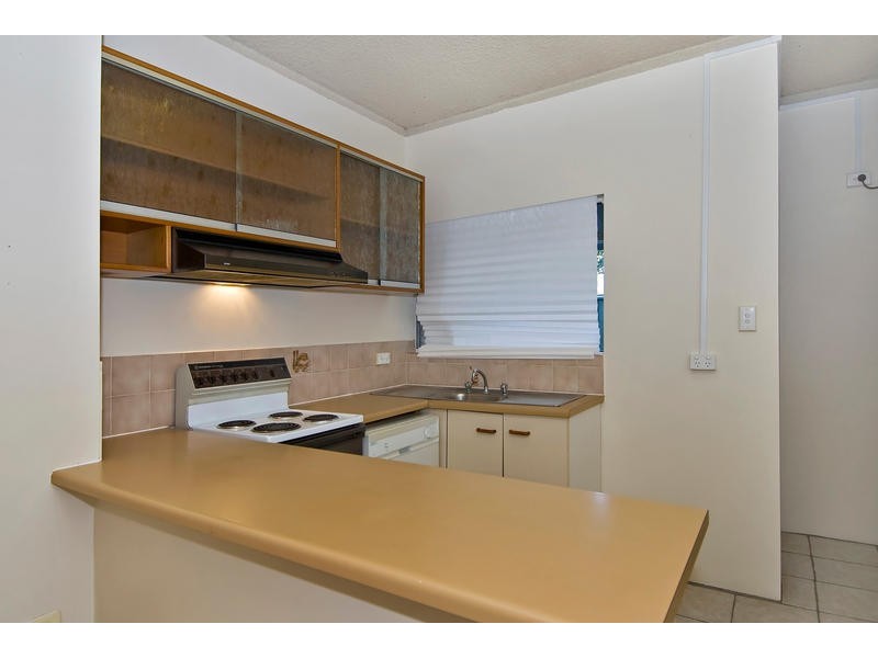 10/11 Brown Street, Woree QLD 4868