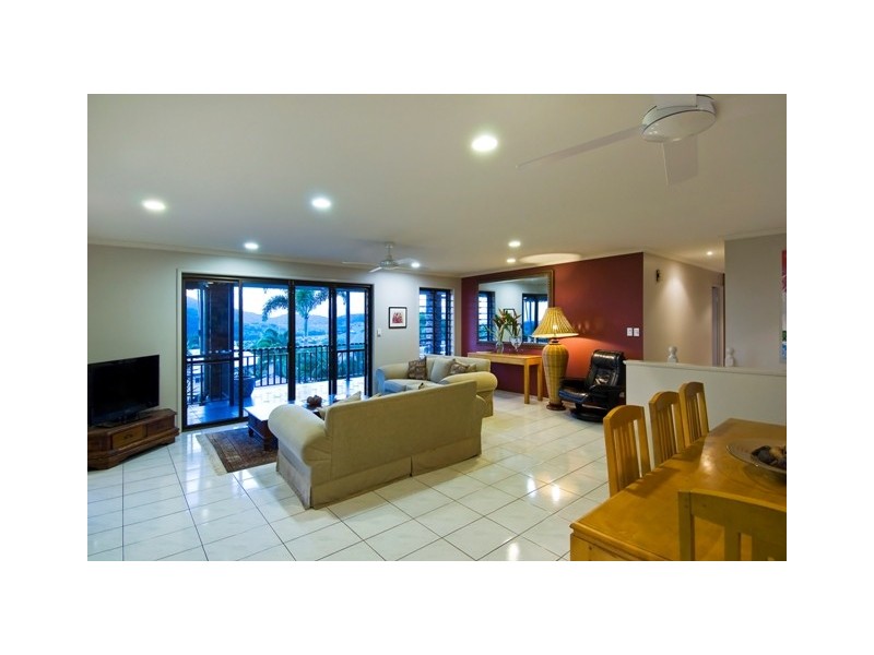 38 Eugenia Crescent, Redlynch QLD 4870