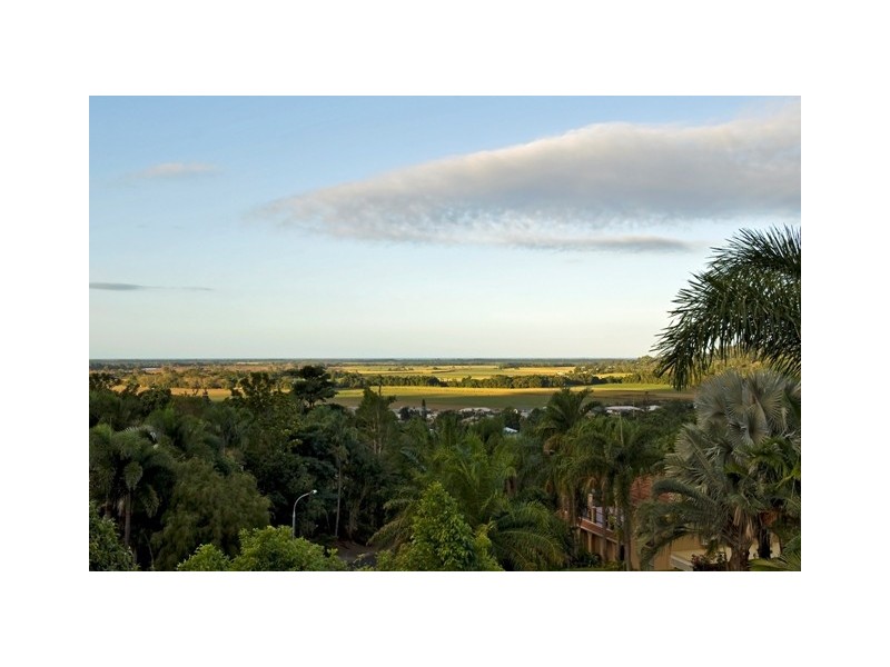 38 Eugenia Crescent, Redlynch QLD 4870