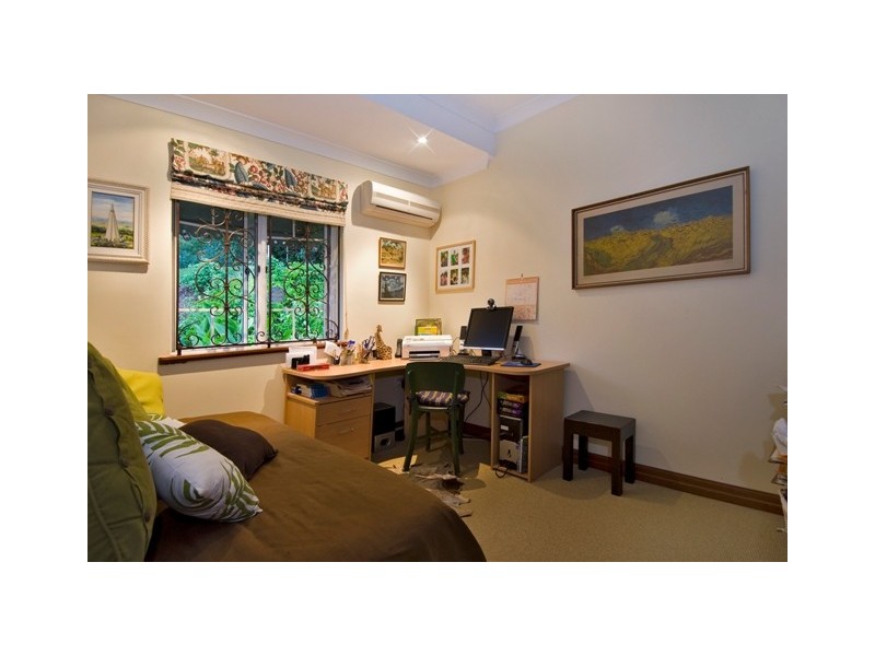 101 Harvey Road, Redlynch QLD 4870