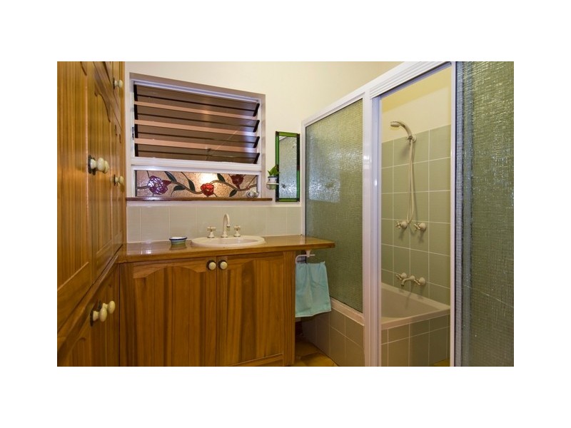 101 Harvey Road, Redlynch QLD 4870