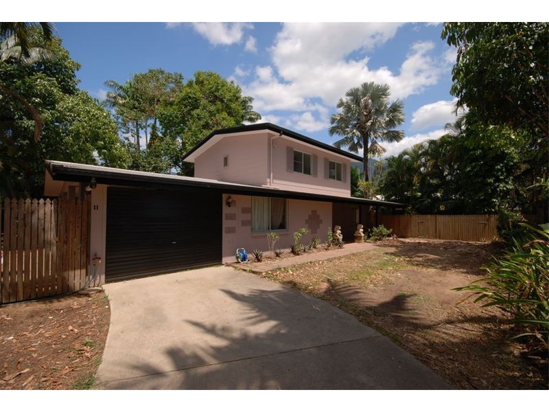 11 Pepperina Street, Mooroobool QLD 4870