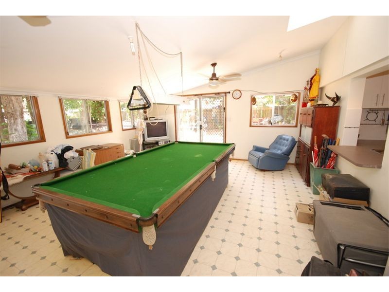 11 Pepperina Street, Mooroobool QLD 4870