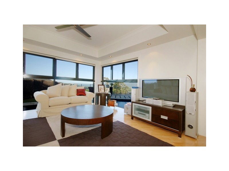 8 The Peak, Brinsmead QLD 4870