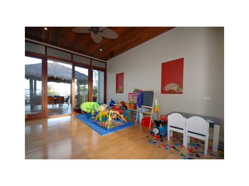 8 The Peak, Brinsmead QLD 4870