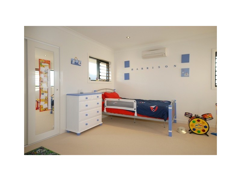 8 The Peak, Brinsmead QLD 4870