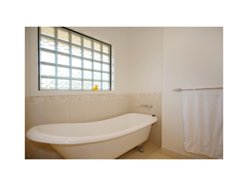 8 The Peak, Brinsmead QLD 4870