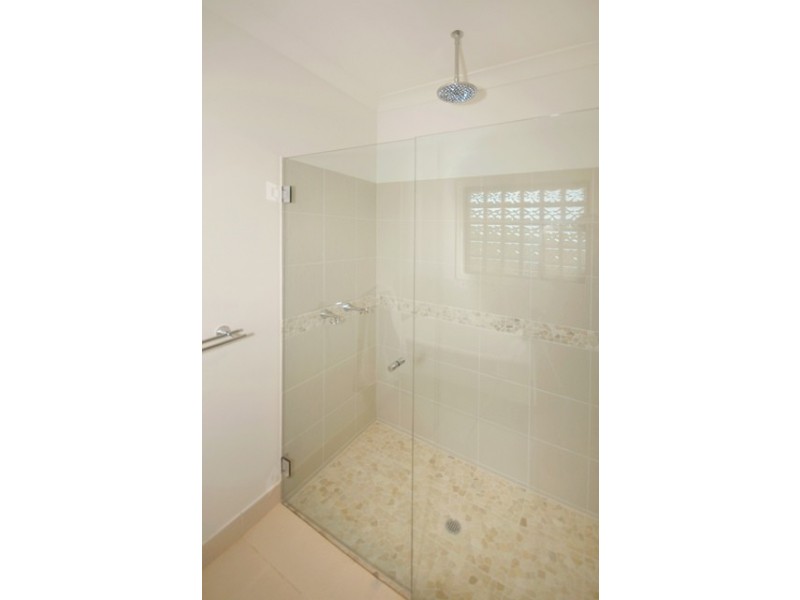 8 The Peak, Brinsmead QLD 4870