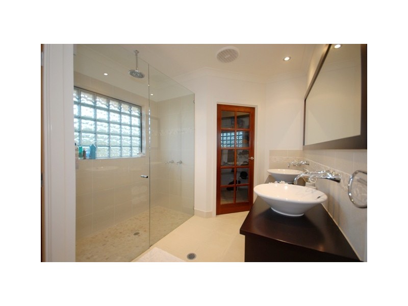 8 The Peak, Brinsmead QLD 4870