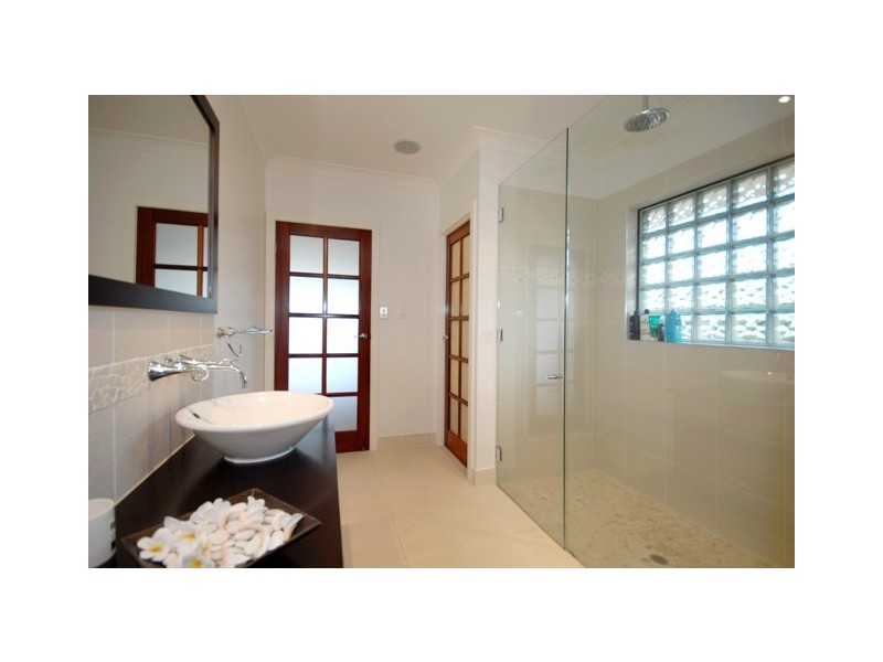 8 The Peak, Brinsmead QLD 4870