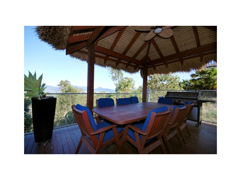 8 The Peak, Brinsmead QLD 4870