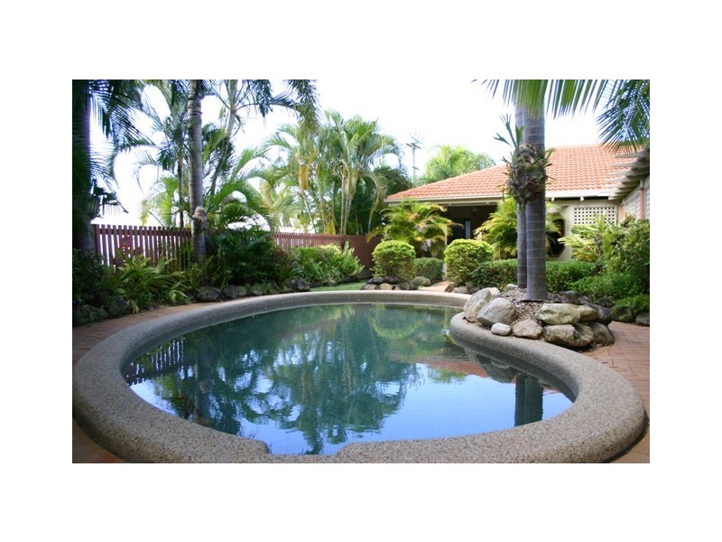 15 Knight Road, Smithfield QLD 4878