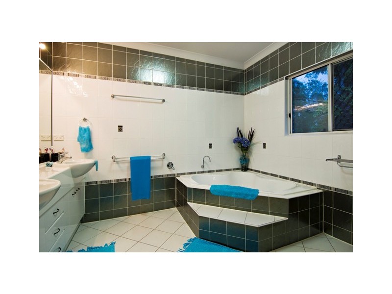 Bentley Park QLD 4869