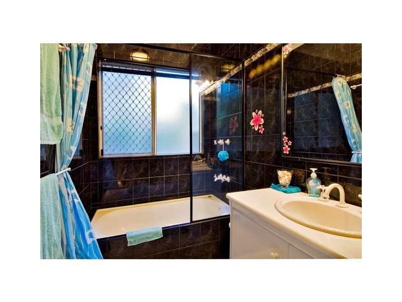 Bentley Park QLD 4869