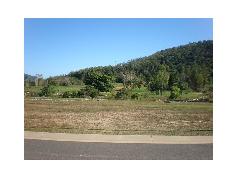 7 Rossman Road, Smithfield QLD 4878