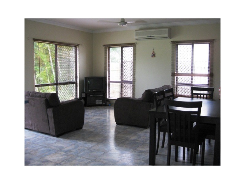 Bentley Park QLD 4869