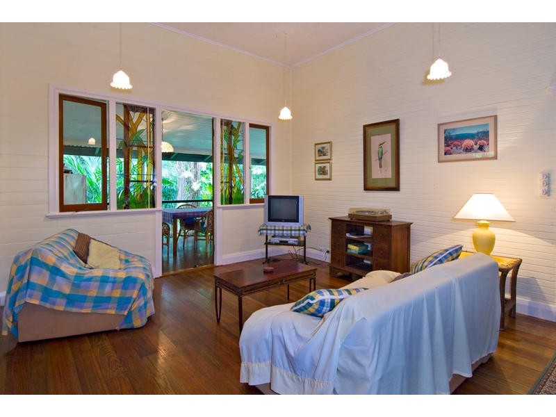 . Brinsmead Road, Brinsmead QLD 4870