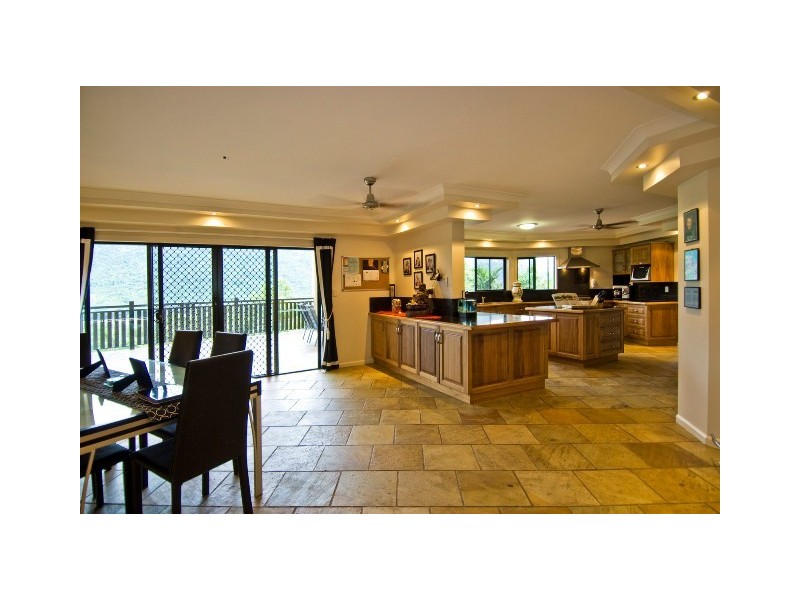 4 Lichen Close, Redlynch QLD 4870