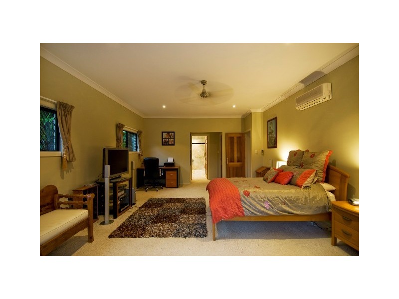 4 Lichen Close, Redlynch QLD 4870