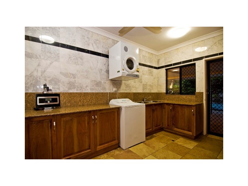 4 Lichen Close, Redlynch QLD 4870